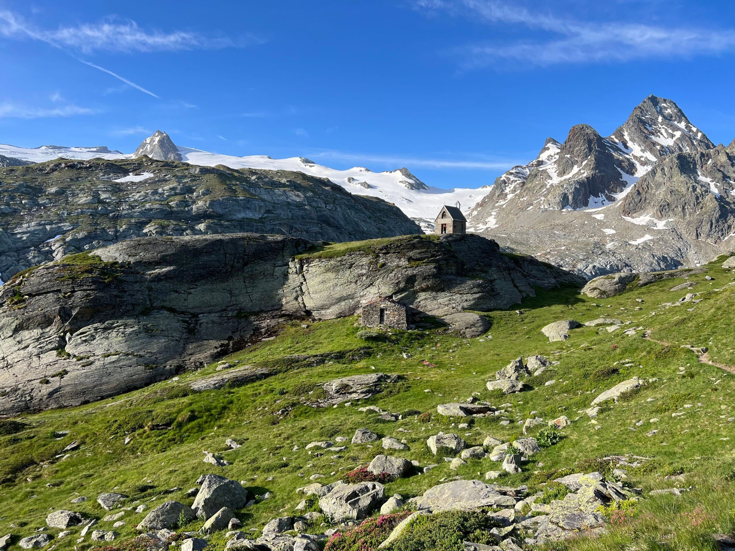 Small chapel on the Tor des Giants route between La Thuile and Valgrisenche