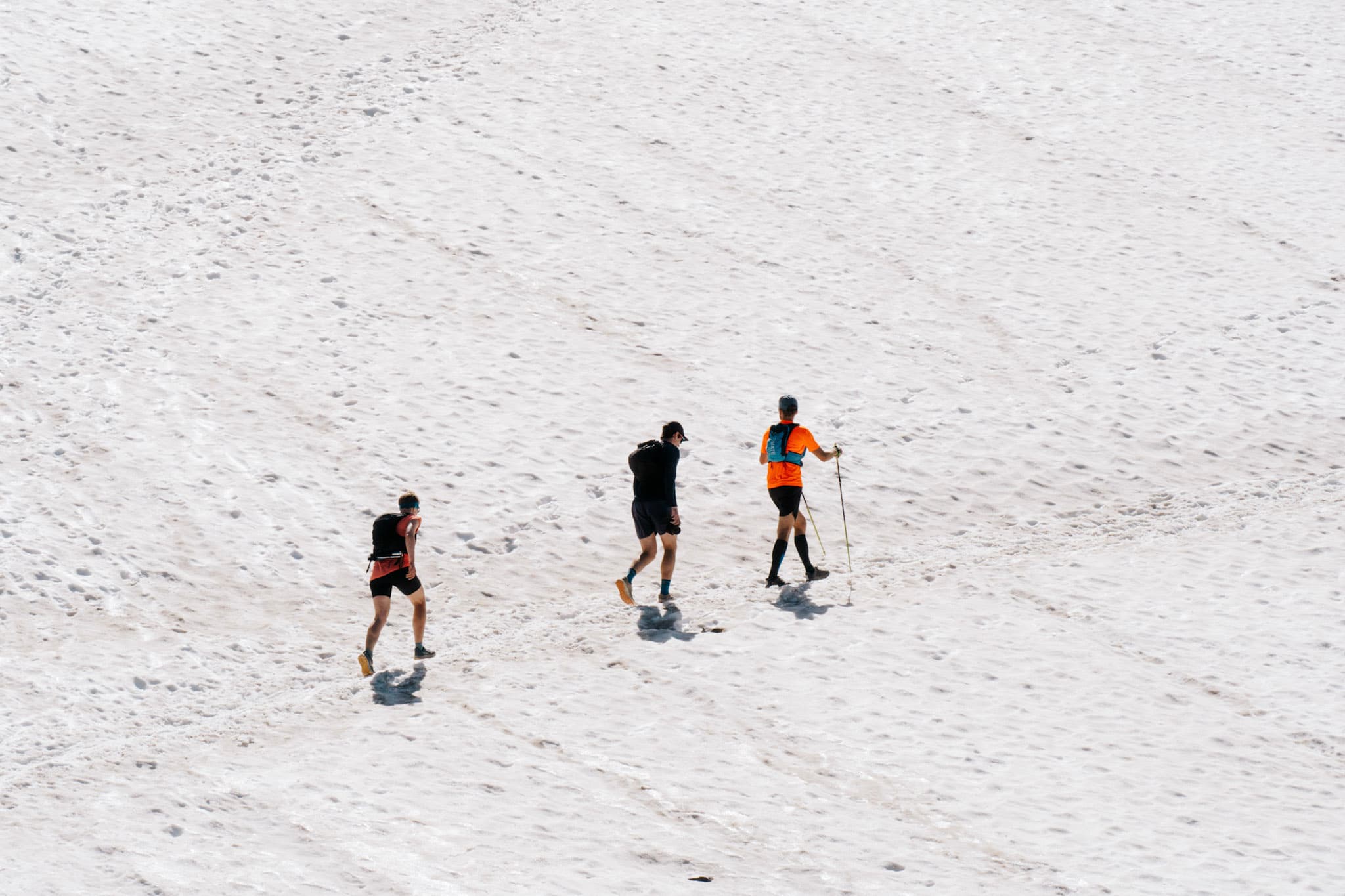 3 runners on snowfield