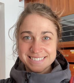 Claire Janigo, Run the Alps guide