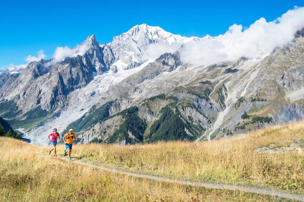 Two trail runners on the Tour du Mont Blanc in Italy