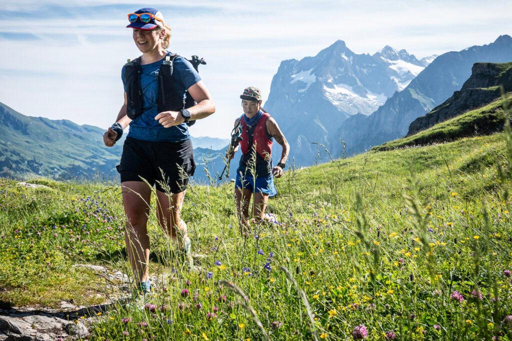 two female runners above Grindelwald