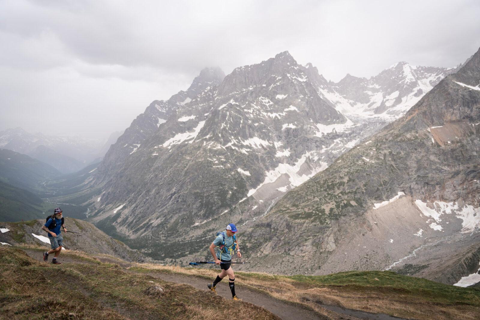 two runners in Val Ferret