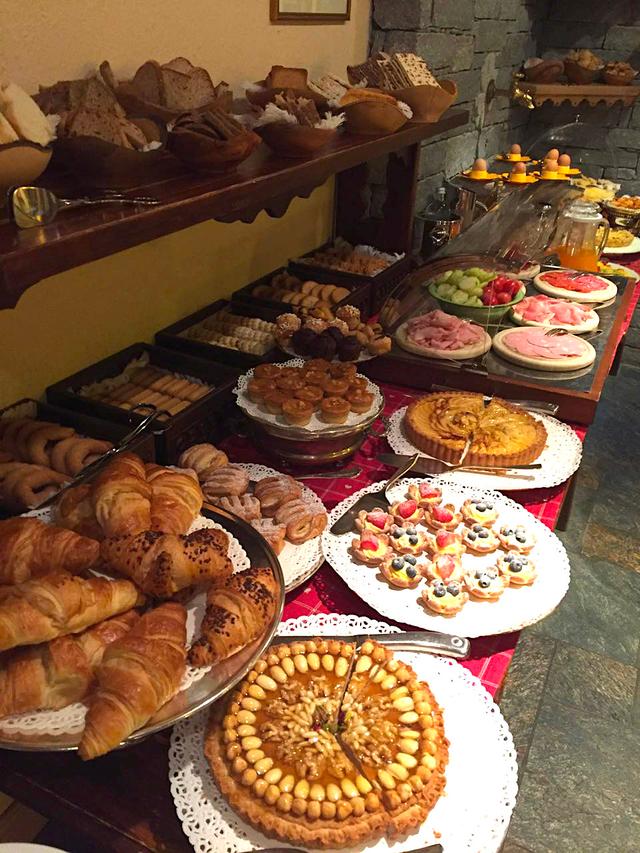 Breakfast buffet at Hotel Bouton d'Or in Courmayeur